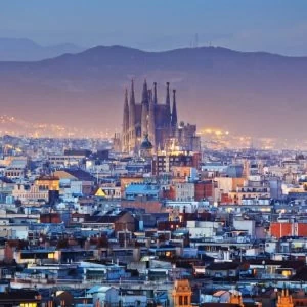 Cover art for BARCELONEANDO, UNA GUÍA DE BARCELONA